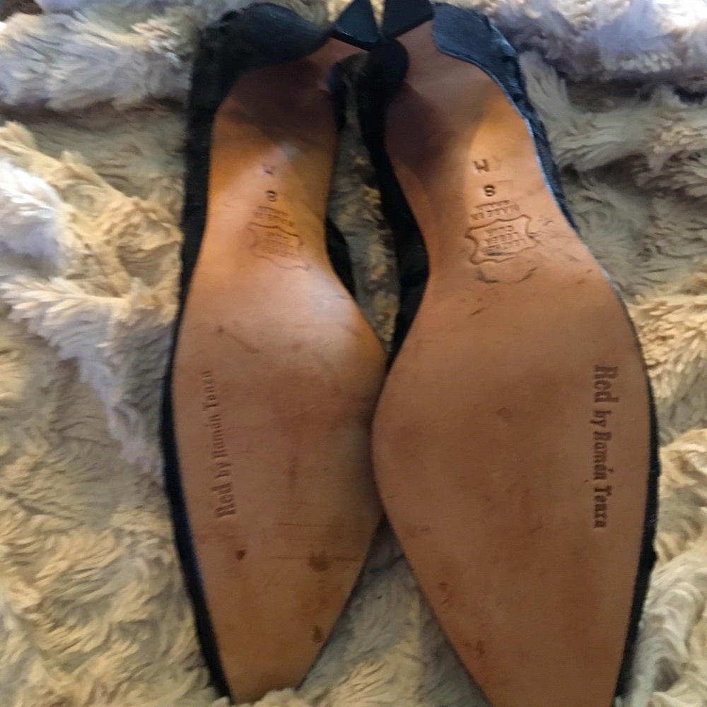 Red by Ramón Tenza Velvet Flocked Scroll - Sz 8 - Picture 3 of 3